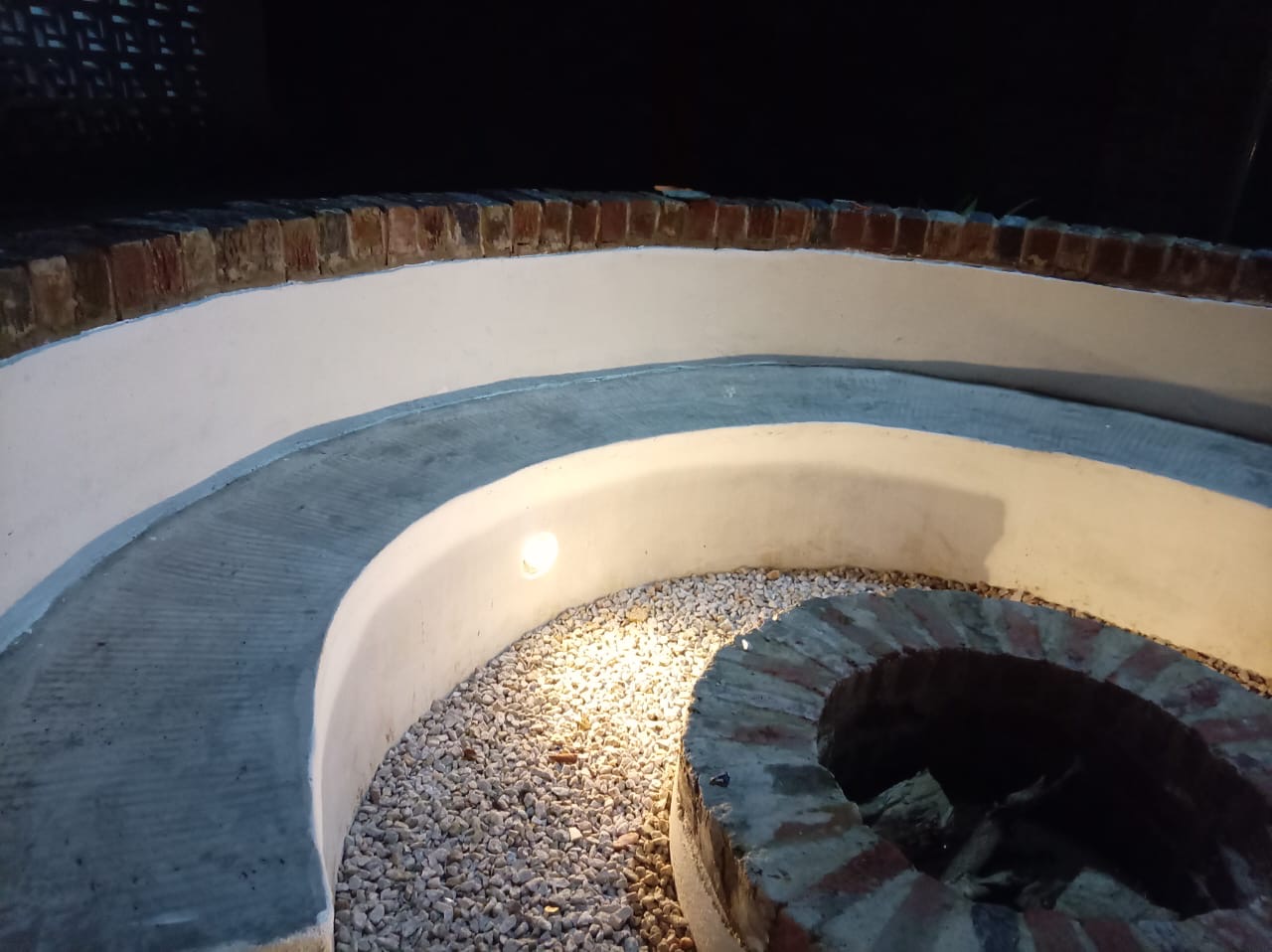Outdoor Firepit Sitting Area